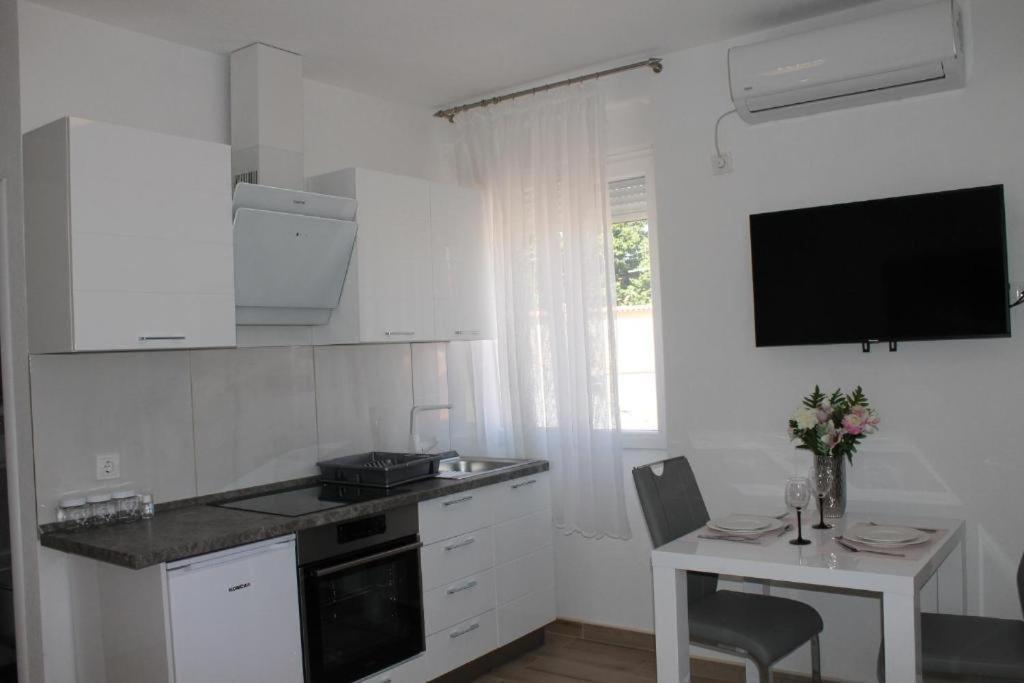 Jeta 2 Studio & Rooms ซาดาร์ ภายนอก รูปภาพ